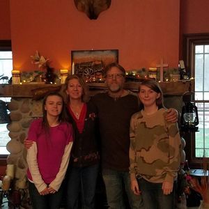 Meet your Posher, Queena